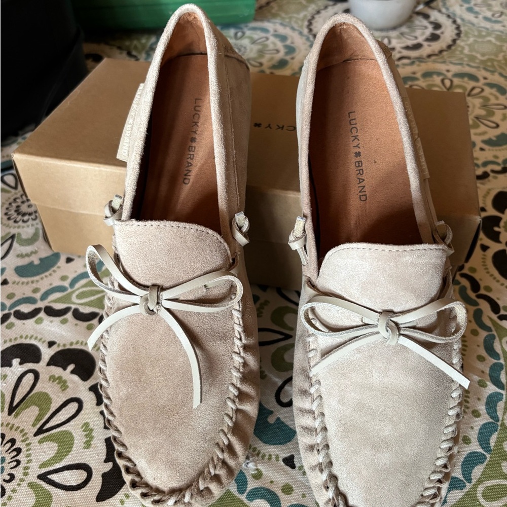 Lucky Brand Women's Cream Loafers